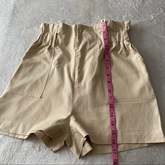 NWT Nasty Gal’s Vera Lucy Cream Khaki High Paper bag Waist Shorts - Picture 7 of 12